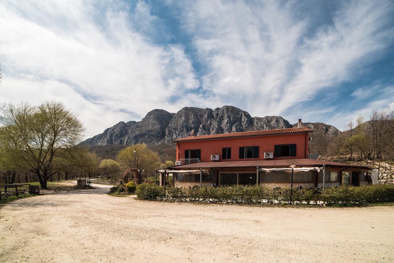Locanda Belvedere Da Stefano Rocchetta a Volturno Exteriör bild